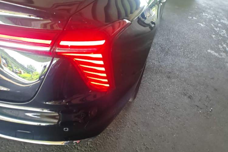 Used Hongqi H5 2025 1.5T DCT Qiyun 500 000th Unit Commemorative Edition Right Rear Taillight