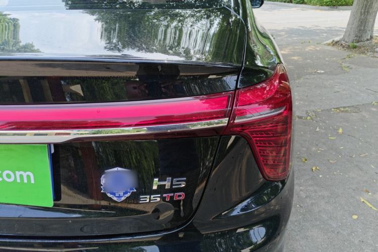 Used Hongqi H5 2025 1.5T DCT Qiyun 500 000th Unit Commemorative Edition Right Rear Taillight
