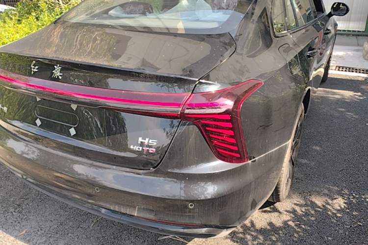 Used Hongqi H5 2025 2.0T Automatic Xuan Ying Edition Right Rear Taillight