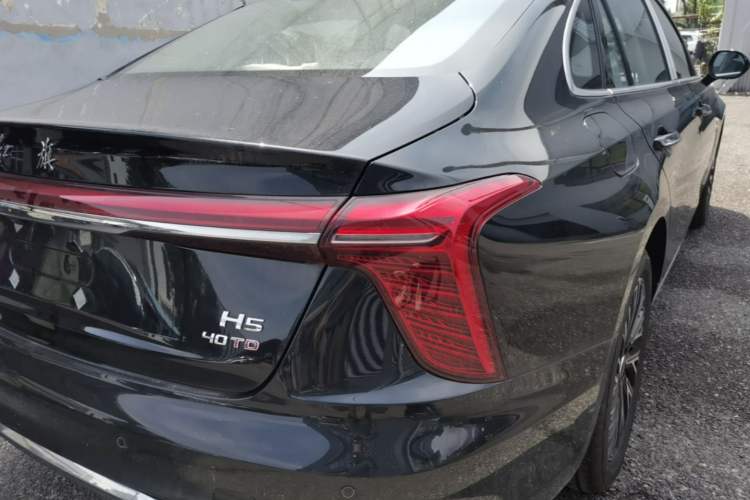 Used Hongqi H5 2025 2.0T Automatic Flag Edition – 500 000 Units Commemorative Version Right Rear Taillight