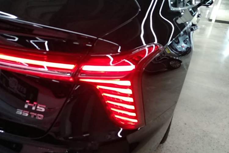 Used Hongqi H5 2025 1.5T DCT Qiyun 500 000th Unit Commemorative Edition Right Rear Taillight