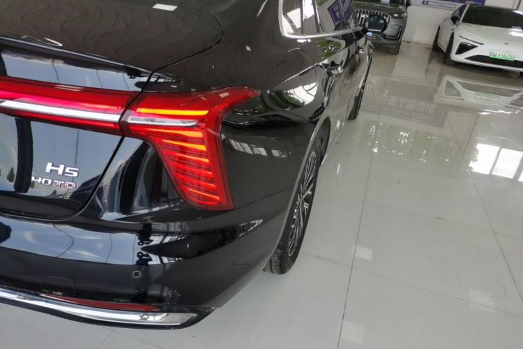Used Hongqi H5 2025 2.0T Automatic Flag Edition – 500 000 Units Commemorative Version Right Rear Taillight