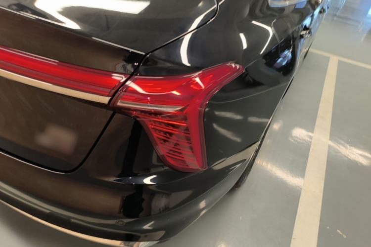 Used Hongqi H5 2025 1.5T DCT Qiyun 500 000th Unit Commemorative Edition Right Rear Taillight