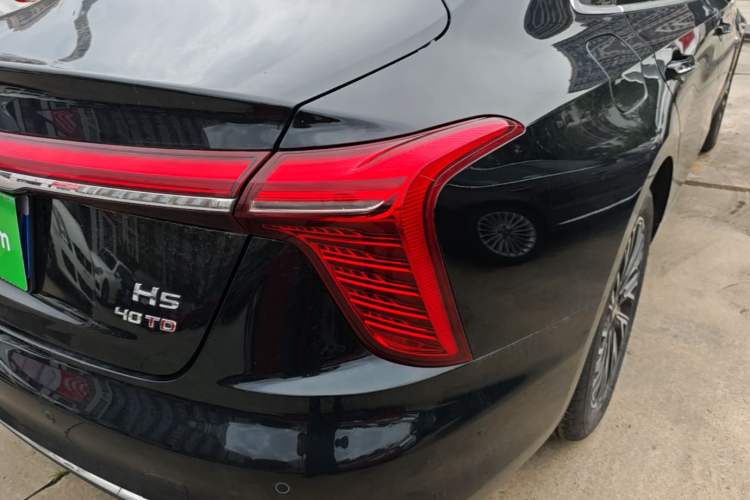 Used Hongqi H5 2025 2.0T Automatic Flag Edition – 500 000 Units Commemorative Version Right Rear Taillight