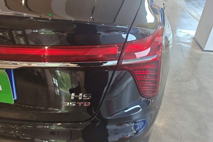 Used Hongqi H5 2025 1.5T DCT Qiyun 500 000th Unit Commemorative Edition Right Rear Taillight