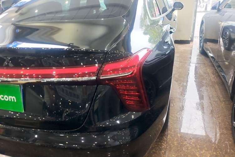 Used Hongqi H5 2025 2.0T Automatic Flag Edition – 500 000 Units Commemorative Version Right Rear Taillight