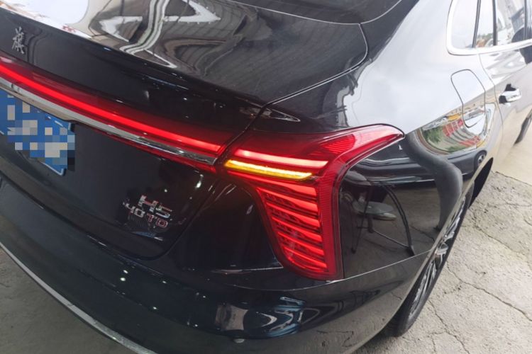 Used Hongqi H5 2025 2.0T Automatic Flag Edition – 500 000 Units Commemorative Version Right Rear Taillight