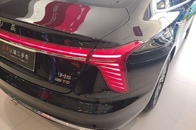 Used Hongqi H5 2025 1.5T DCT Qiyun 500 000th Unit Commemorative Edition Right Rear Taillight