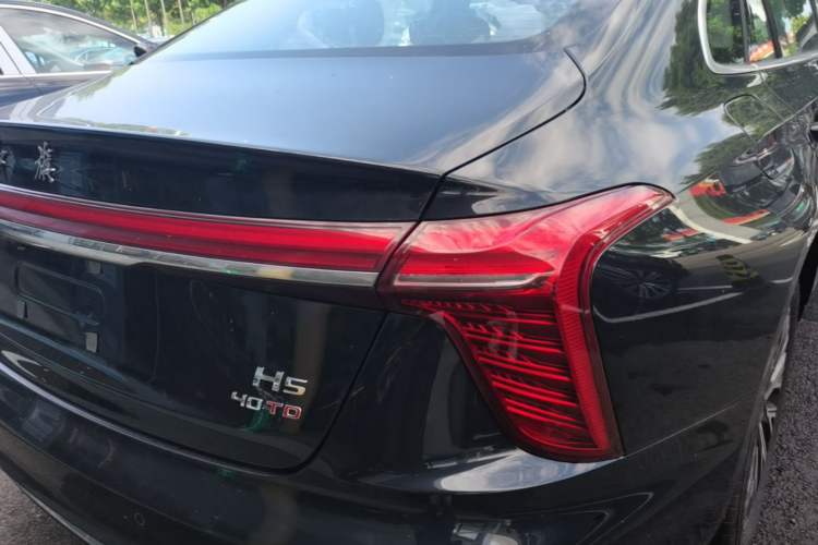 Used Hongqi H5 2025 2.0T Automatic Flag Edition – 500 000 Units Commemorative Version Right Rear Taillight