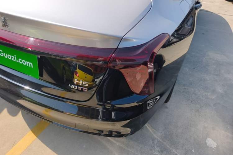 Used Hongqi H5 2025 2.0T Automatic Xuan Ying Edition Right Rear Taillight