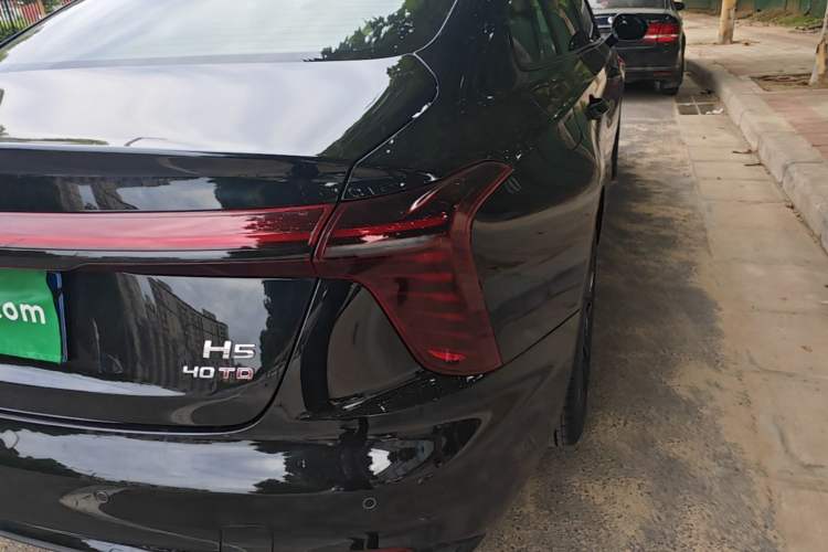 Used Hongqi H5 2025 2.0T Automatic Xuan Ying Edition Right Rear Taillight