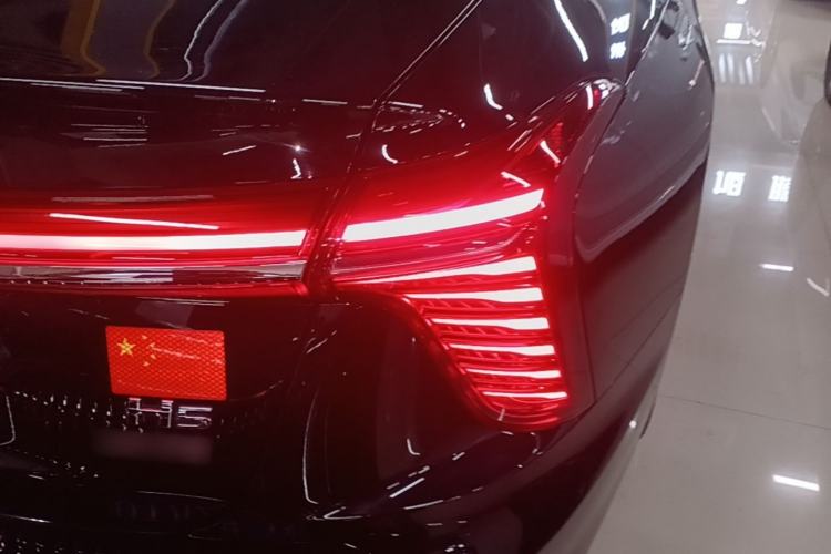 Used Hongqi H5 2025 1.5T DCT Qiyun 500 000th Unit Commemorative Edition Right Rear Taillight