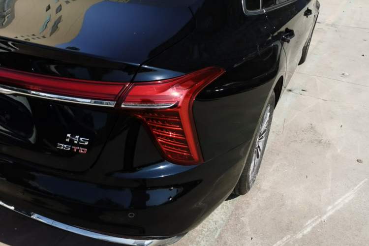 Used Hongqi H5 2025 1.5T DCT Qiyun 500 000th Unit Commemorative Edition Right Rear Taillight