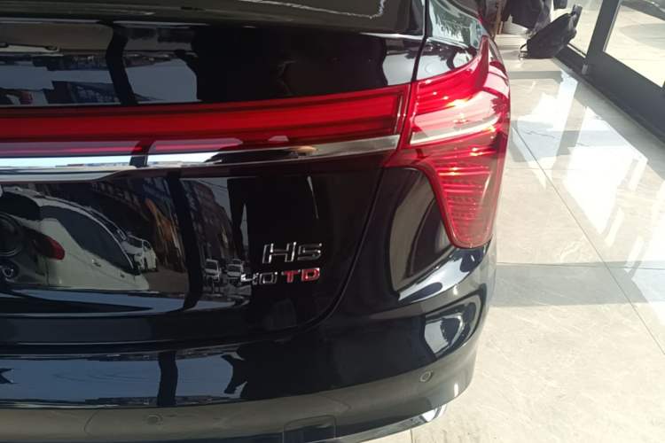 Used Hongqi H5 2025 2.0T Automatic Flag Edition – 500 000 Units Commemorative Version Right Rear Taillight