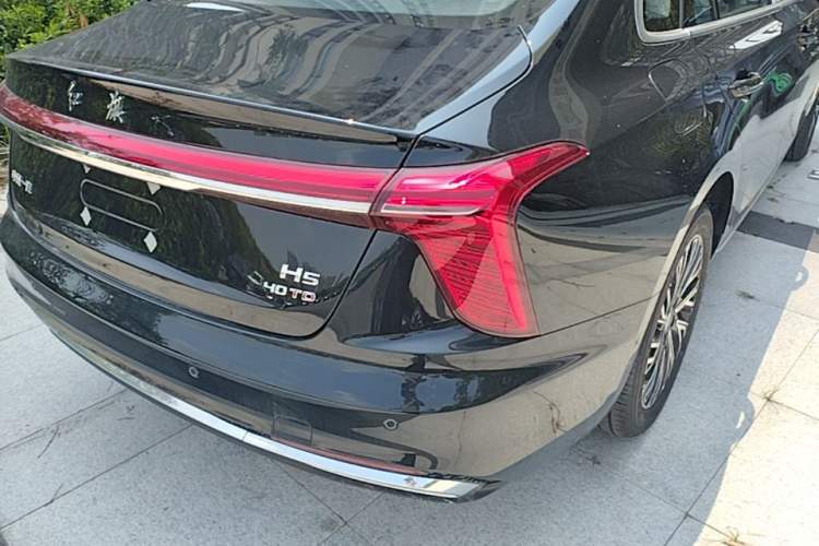 Used Hongqi H5 2025 2.0T Automatic Flag Edition – 500 000 Units Commemorative Version Right Rear Taillight