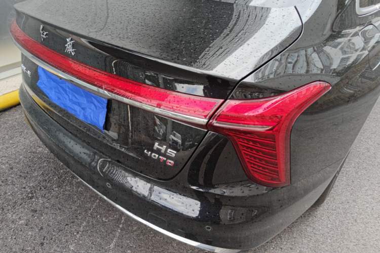Used Hongqi H5 2025 2.0T Automatic Flag Edition – 500 000 Units Commemorative Version Right Rear Taillight