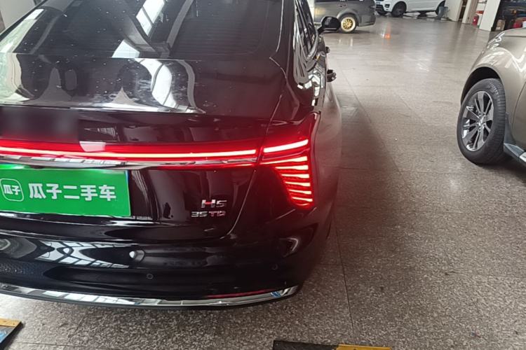 Used Hongqi H5 2025 1.5T DCT Qiyun 500 000th Unit Commemorative Edition Right Rear Taillight