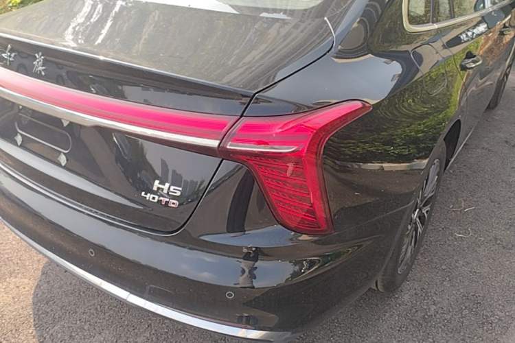 Used Hongqi H5 2025 2.0T Automatic Flag Edition – 500 000 Units Commemorative Version Right Rear Taillight
