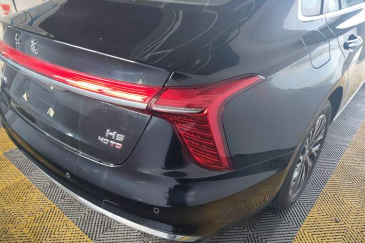 Used Hongqi H5 2025 2.0T Automatic Flag Edition – 500 000 Units Commemorative Version Right Rear Taillight