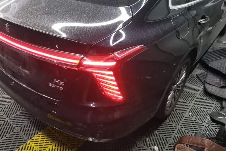 Used Hongqi H5 2025 1.5T DCT Qiyun 500 000th Unit Commemorative Edition Right Rear Taillight