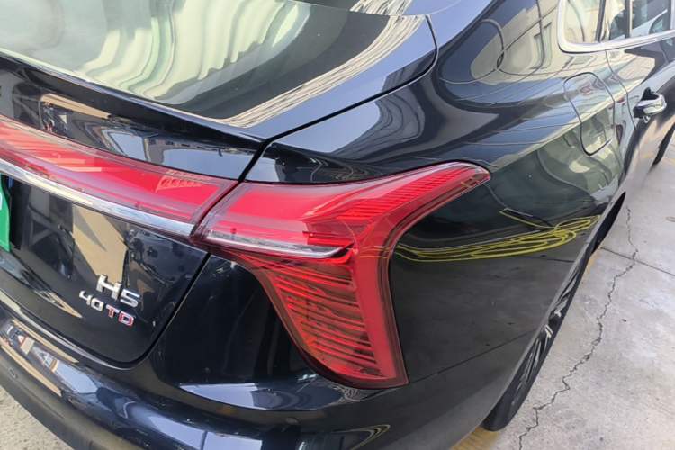 Used Hongqi H5 2025 2.0T Automatic Flag Edition – 500 000 Units Commemorative Version Right Rear Taillight