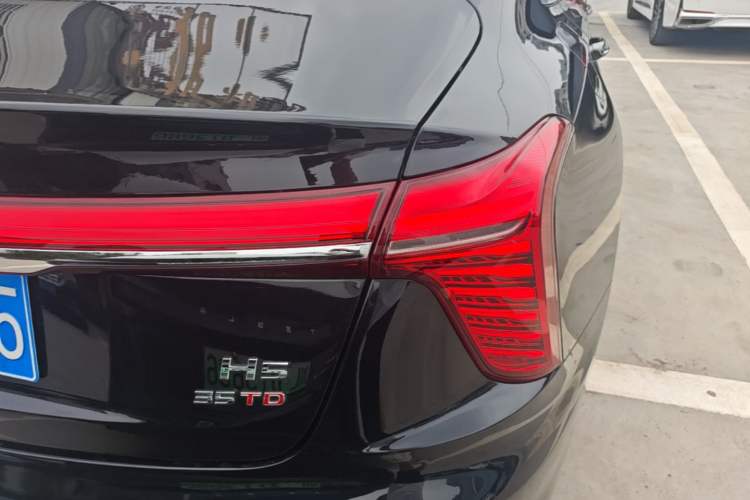 Used Hongqi H5 2025 1.5T DCT Qiyun 500 000th Unit Commemorative Edition Right Rear Taillight