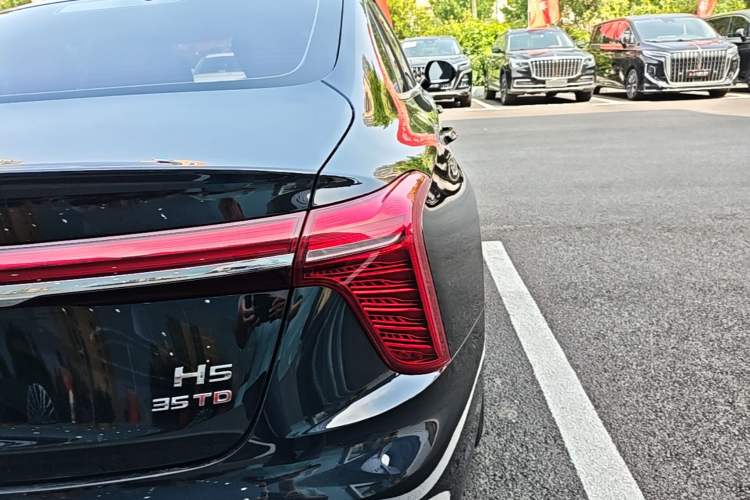 Used Hongqi H5 2025 1.5T DCT Qiyun 500 000th Unit Commemorative Edition Right Rear Taillight