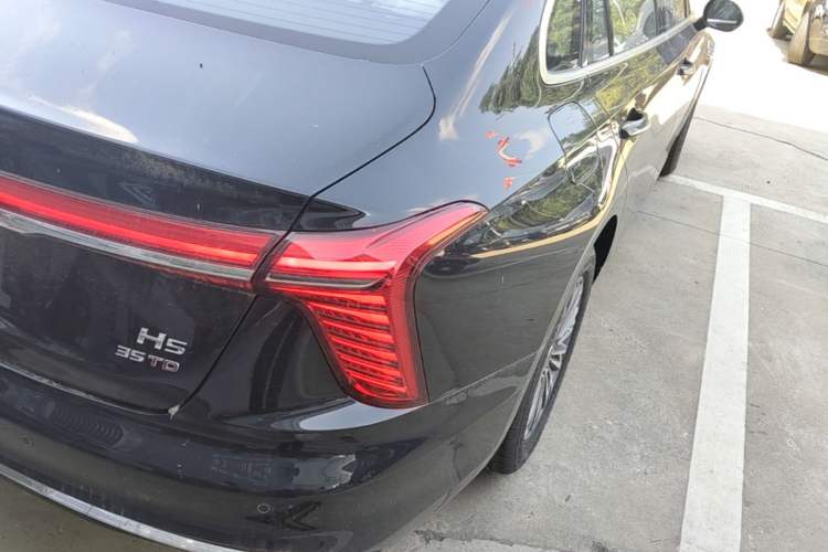 Used Hongqi H5 2025 1.5T DCT Qiyun 500 000th Unit Commemorative Edition Right Rear Taillight