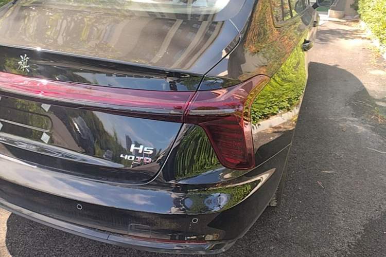 Used Hongqi H5 2025 2.0T Automatic Xuan Ying Edition Right Rear Taillight