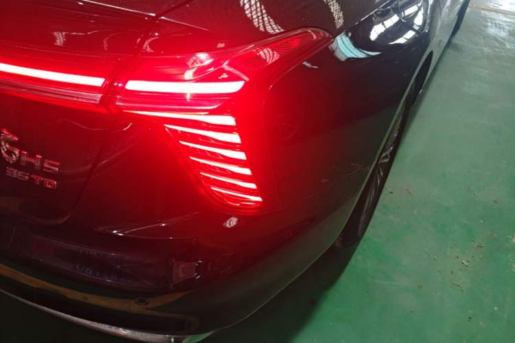 Used Hongqi H5 2025 1.5T DCT Qiyun 500 000th Unit Commemorative Edition Right Rear Taillight