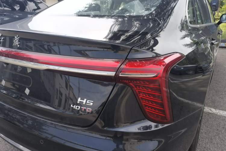 Used Hongqi H5 2025 2.0T Automatic Flag Edition – 500 000 Units Commemorative Version Right Rear Taillight