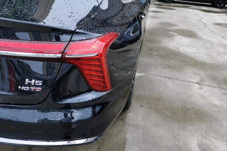 Used Hongqi H5 2025 2.0T Automatic Flag Edition – 500 000 Units Commemorative Version Right Rear Taillight
