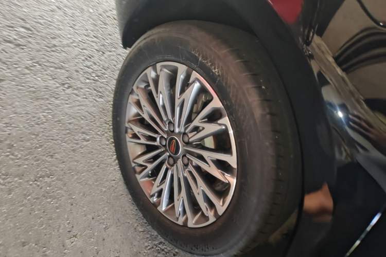 Used Hongqi H5 2025 1.5T DCT Qiyun 500 000th Unit Commemorative Edition Right Rear Wheel Hub