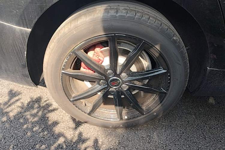 Used Hongqi H5 2025 2.0T Automatic Xuan Ying Edition Right Rear Wheel Hub