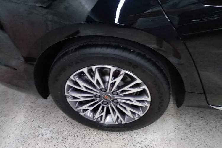Used Hongqi H5 2025 1.5T DCT Qiyun 500 000th Unit Commemorative Edition Right Rear Wheel Hub
