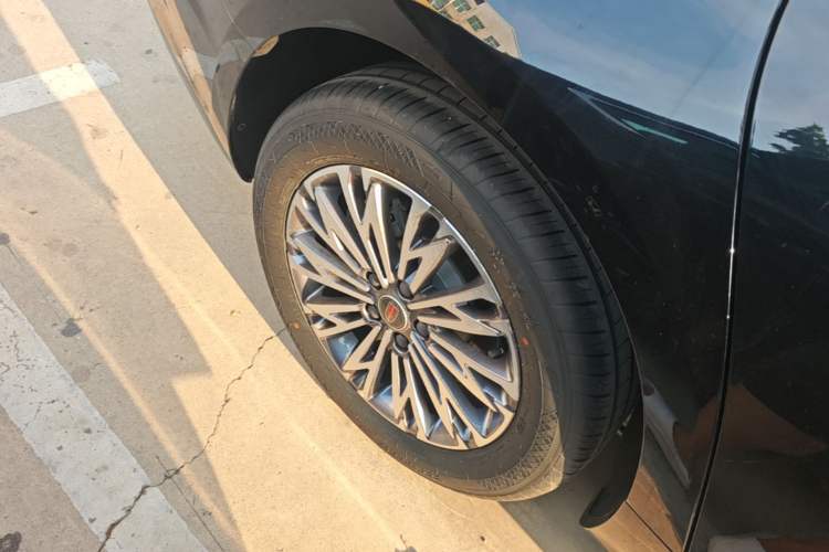 Used Hongqi H5 2025 1.5T DCT Qiyun 500 000th Unit Commemorative Edition Right Rear Wheel Hub