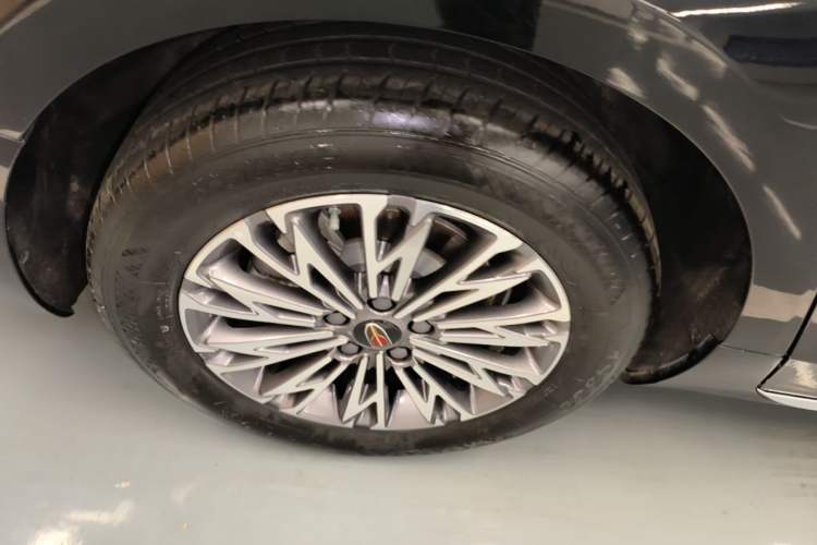 Used Hongqi H5 2025 1.5T DCT Qiyun 500 000th Unit Commemorative Edition Right Rear Wheel Hub