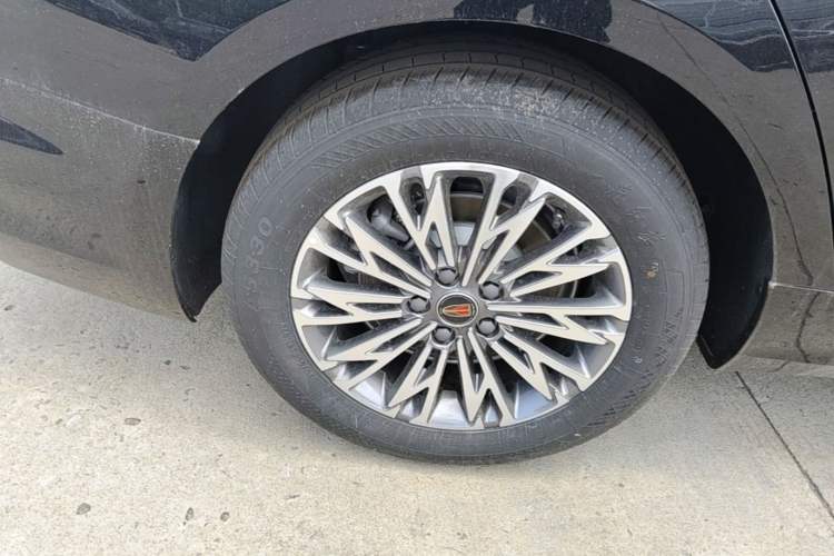 Used Hongqi H5 2025 1.5T DCT Qiyun 500 000th Unit Commemorative Edition Right Rear Wheel Hub