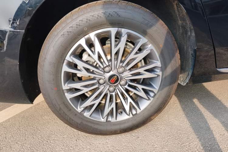Used Hongqi H5 2025 1.5T DCT Qiyun 500 000th Unit Commemorative Edition Right Rear Wheel Hub