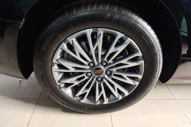 Used Hongqi H5 2025 1.5T DCT Qiyun 500 000th Unit Commemorative Edition Right Rear Wheel Hub