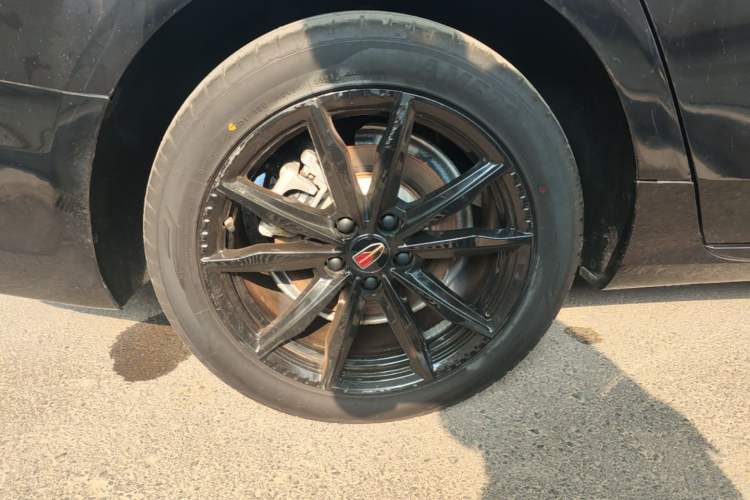 Used Hongqi H5 2025 1.5T DCT Xuan Ying Edition Right Rear Wheel Hub