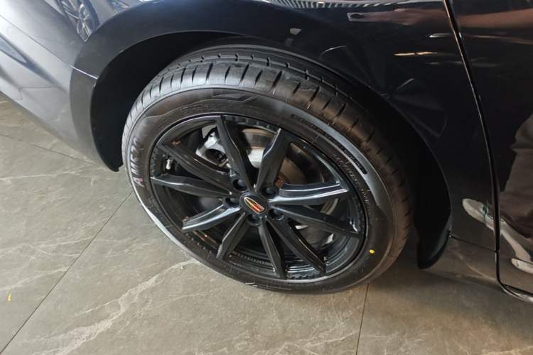Used Hongqi H5 2025 1.5T DCT Xuan Ying Edition Right Rear Wheel Hub