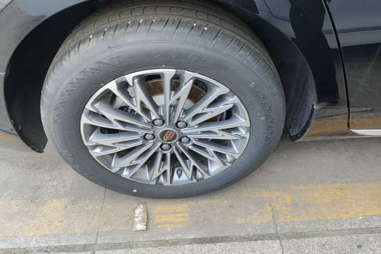 Used Hongqi H5 2025 1.5T DCT Qiyun 500 000th Unit Commemorative Edition Right Rear Wheel Hub