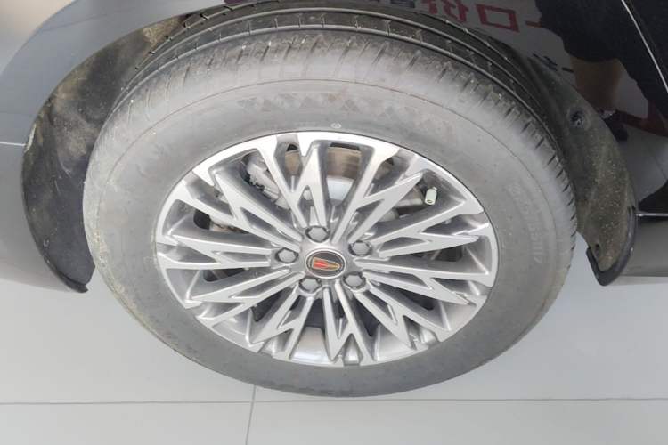 Used Hongqi H5 2025 1.5T DCT Qiyun 500 000th Unit Commemorative Edition Right Rear Wheel Hub