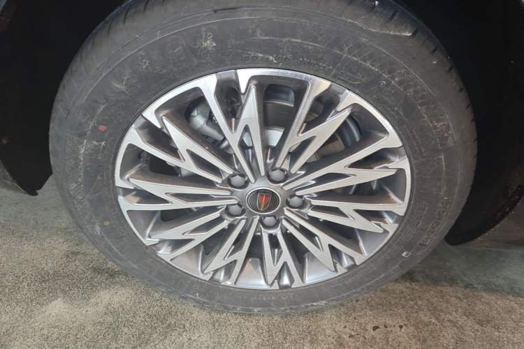 Used Hongqi H5 2025 1.5T DCT Qiyun 500 000th Unit Commemorative Edition Right Rear Wheel Hub
