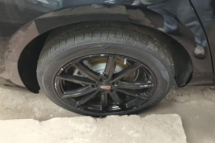 Used Hongqi H5 2025 1.5T DCT Xuan Ying Edition Right Rear Wheel Hub