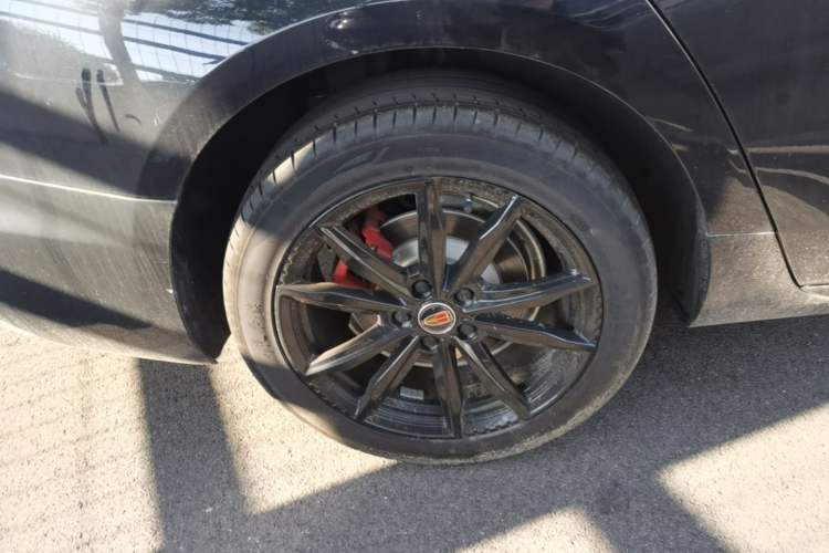 Used Hongqi H5 2025 Model 2.0T Automatic Xuan Ying 2 Million Units Commemorative Edition Right Rear Wheel Hub