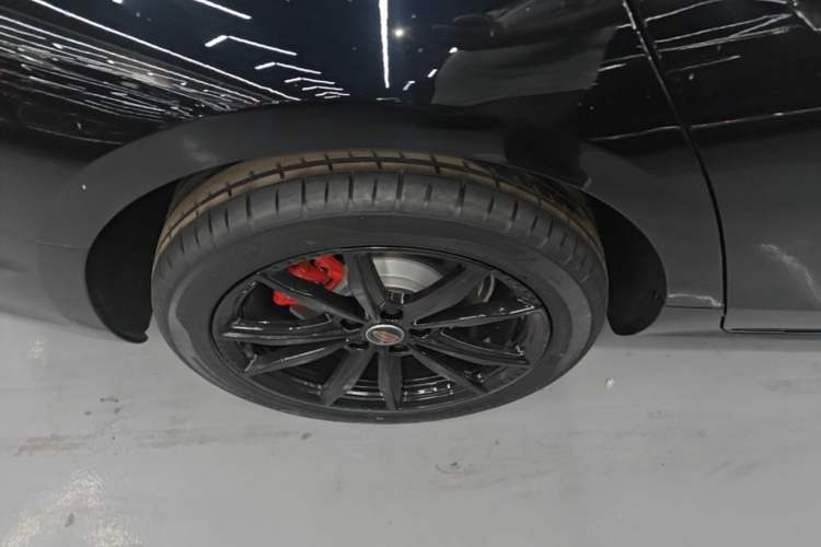 Used Hongqi H5 2025 2.0T Automatic Xuan Ying Edition Right Rear Wheel Hub