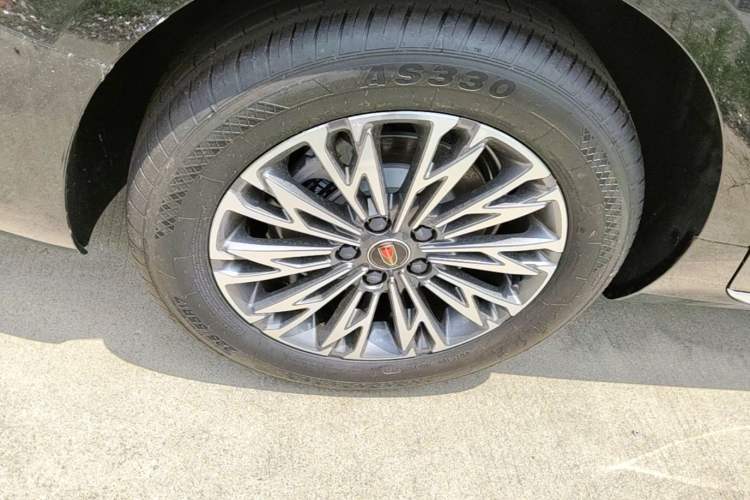 Used Hongqi H5 2025 1.5T DCT Qiyun 500 000th Unit Commemorative Edition Right Rear Wheel Hub