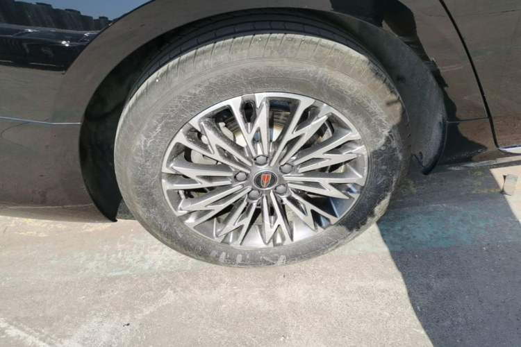 Used Hongqi H5 2025 1.5T DCT Qiyun 500 000th Unit Commemorative Edition Right Rear Wheel Hub